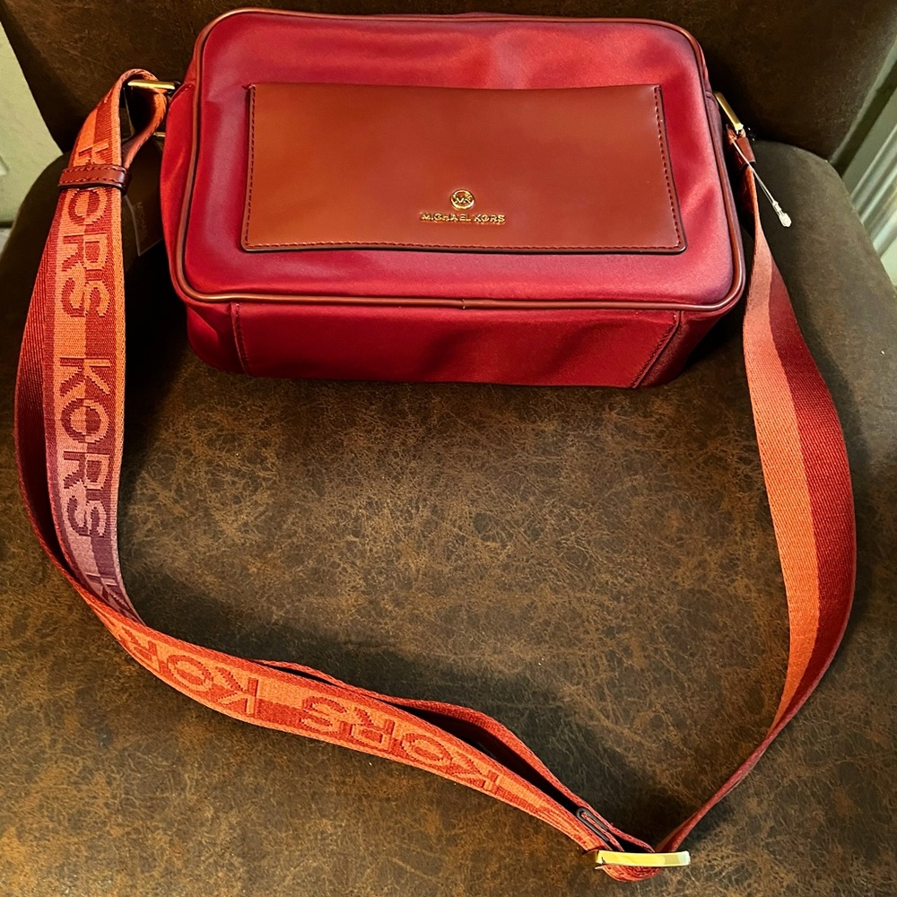 🎉Michael Kors NWT Jet Set Charm Camera/Crossbody Bag